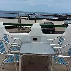 apartamentos-los-vientos.in-canary-islands.com/